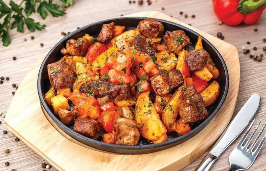 Гуляш с картошкой